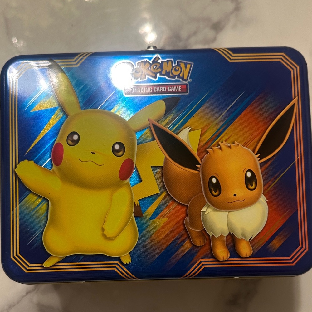 Random Pokémon cards and Trading Card Game Tin - Multicolor - Picture 2 of 6